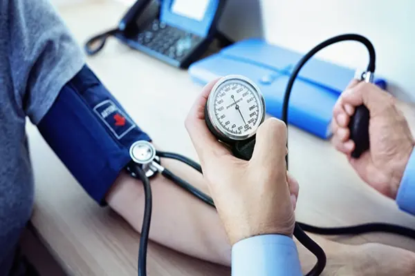 how to control blood pressure naturally